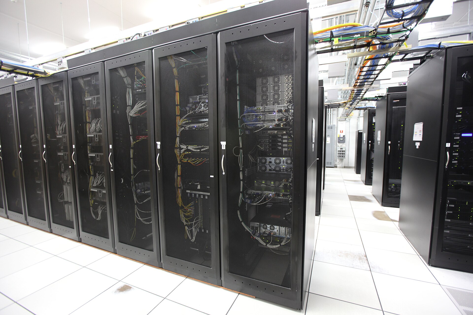 Liquid leak detection in server rooms and technical rooms